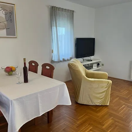 Burle Apartment With Free Private Parking Medulin Kültér fotó
