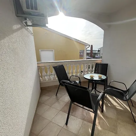 Burle Apartment With Free Private Parking Medulin Kültér fotó