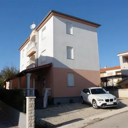 Burle Apartment With Free Private Parking Medulin Kültér fotó