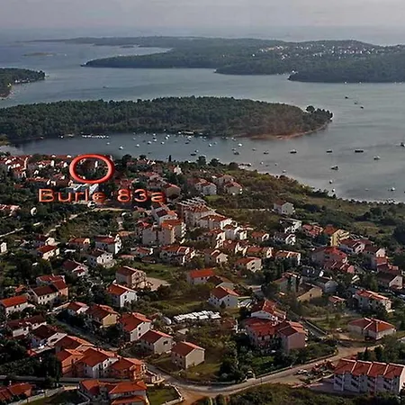Burle Apartment With Free Private Parking Medulin Kültér fotó