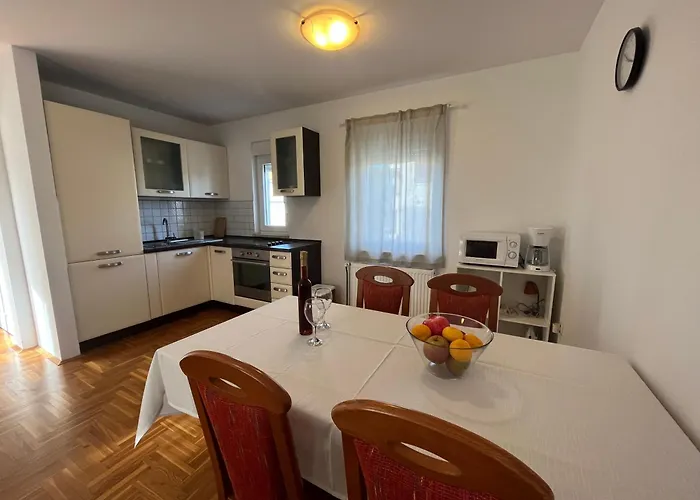 Burle Apartment With Free Private Parking