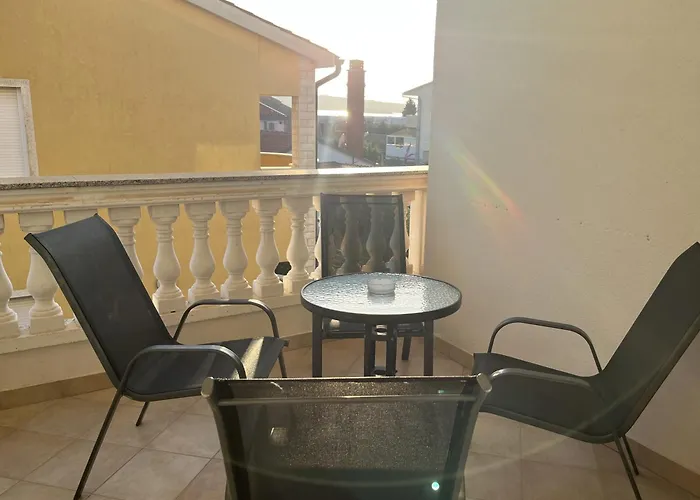 Burle Apartment With Free Private Parking