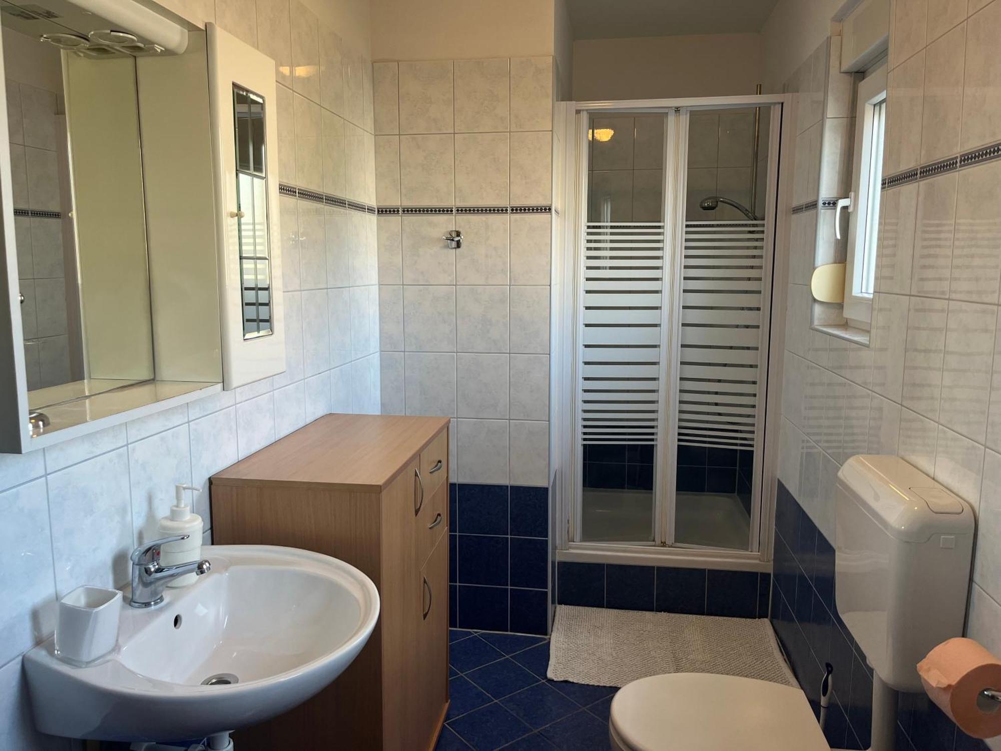 Burle With Free Private Parking Apartment *