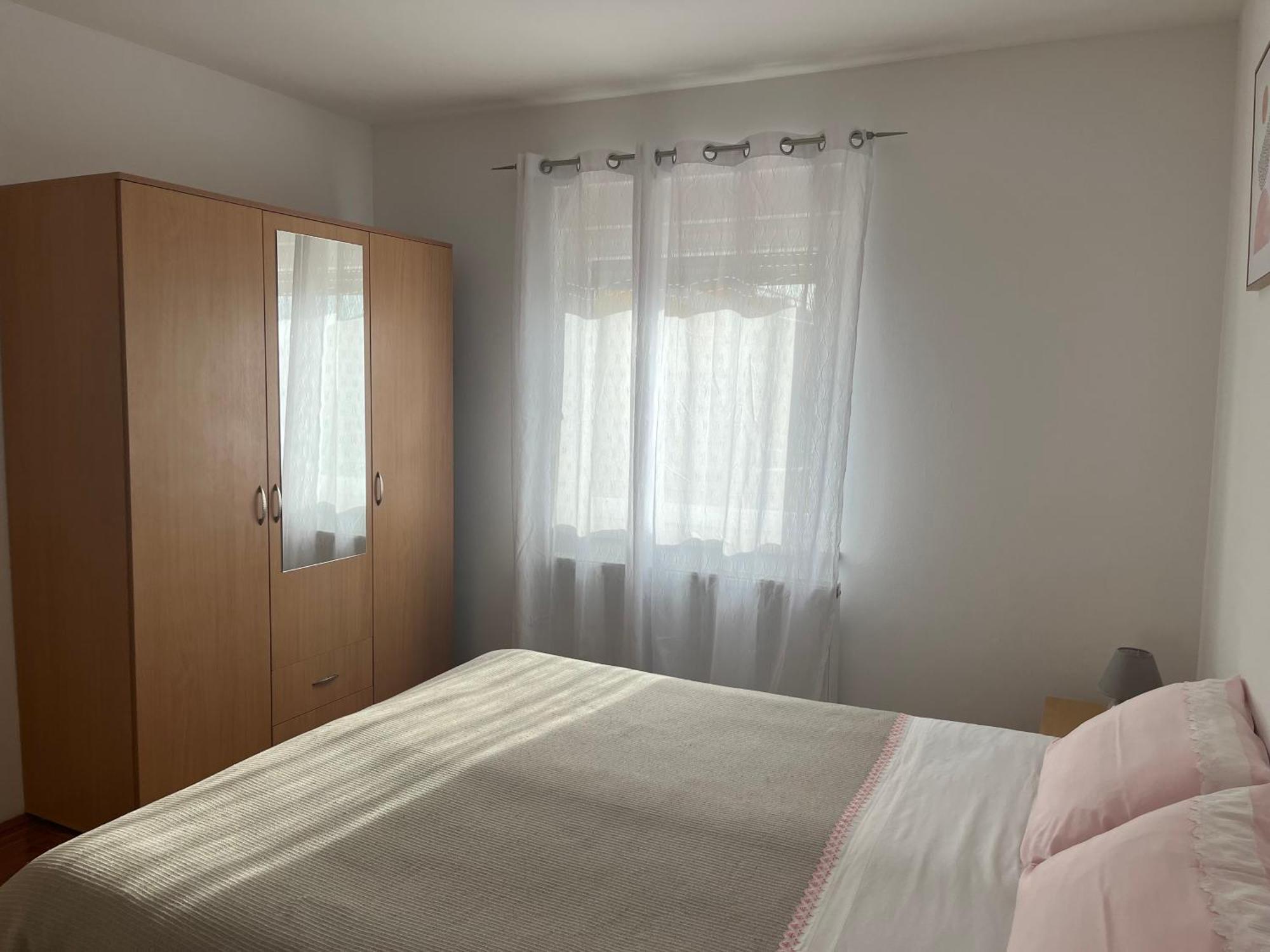 Burle With Free Private Parking Apartment Medulin